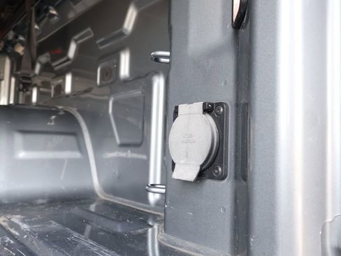 Used 2023 GMC Sierra 1500 Elevation image 34