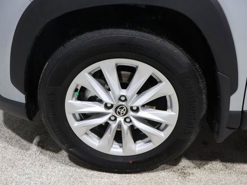 Used 2023 Toyota Corolla Cross LE w/ Moonroof Package image 9