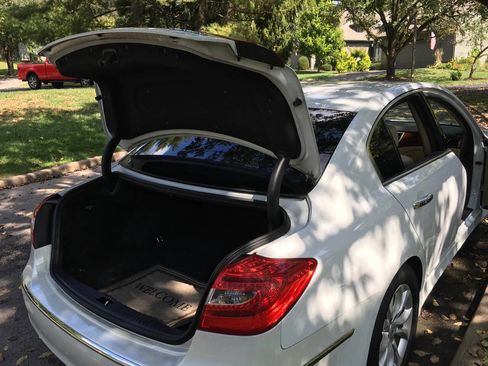 Used 2013 Hyundai Genesis 3.8 image 27