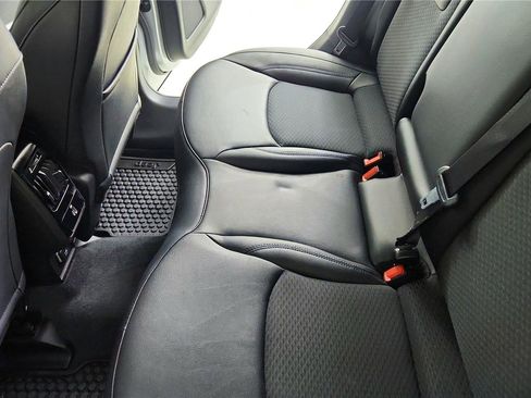 Used 2025 Jeep Compass Latitude w/ Convenience Group image 21