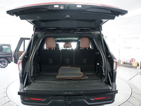 Used 2025 Lincoln Navigator Reserve image 26