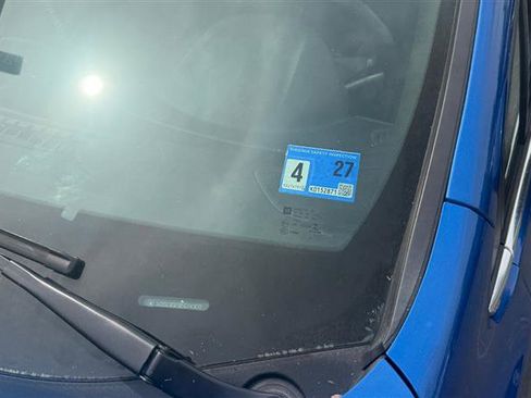 Used 2017 Chevrolet Cruze LT w/ Convenience Package image 4