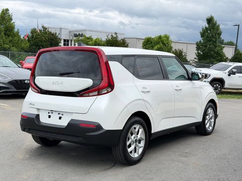 Used 2022 Kia Soul LX w/ Technology Package FWD image 6