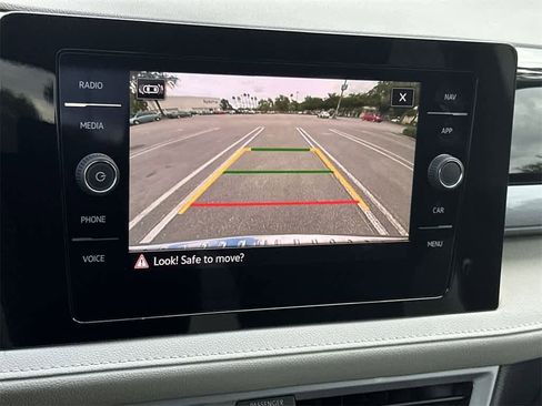 Used 2025 Volkswagen Taos SEL image 19