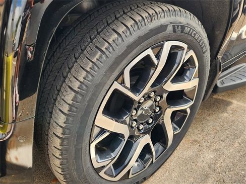 Used 2024 Chevrolet Silverado EV RST image 10