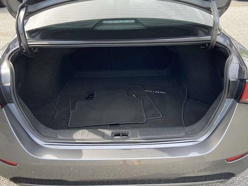 Used 2025 Nissan Sentra SV FWD image 9