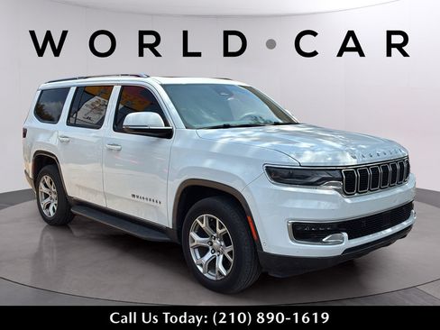 Used 2022 Jeep Wagoneer Series I w/ Premium Group I AWD/4WD image 1