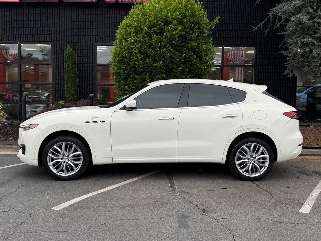 Used 2022 Maserati Levante GT AWD/4WD image 9