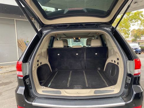 Used 2013 Jeep Grand Cherokee Limited w/ Luxury Group II image 10