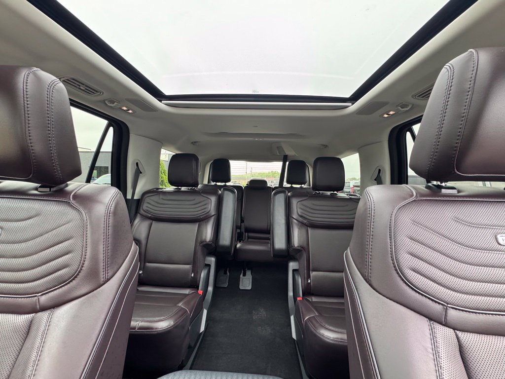Used 2025 Ford Expedition Platinum w/ Platinum Ultimate Package AWD/4WD image 22