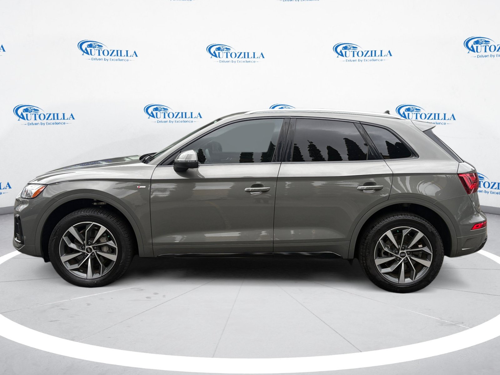Used 2023 Audi Q5 2.0T Premium Plus AWD/4WD image 2