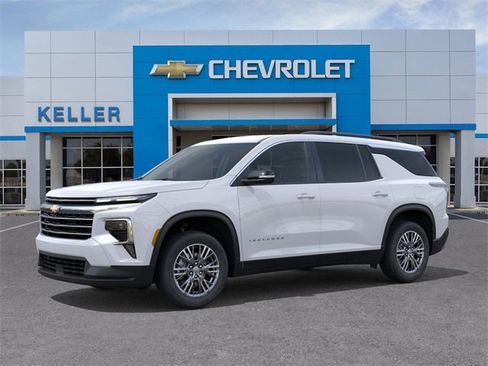 New 2025 Chevrolet Traverse LT image 2