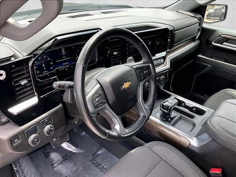 Used 2024 Chevrolet Silverado 1500 LT RWD image 14