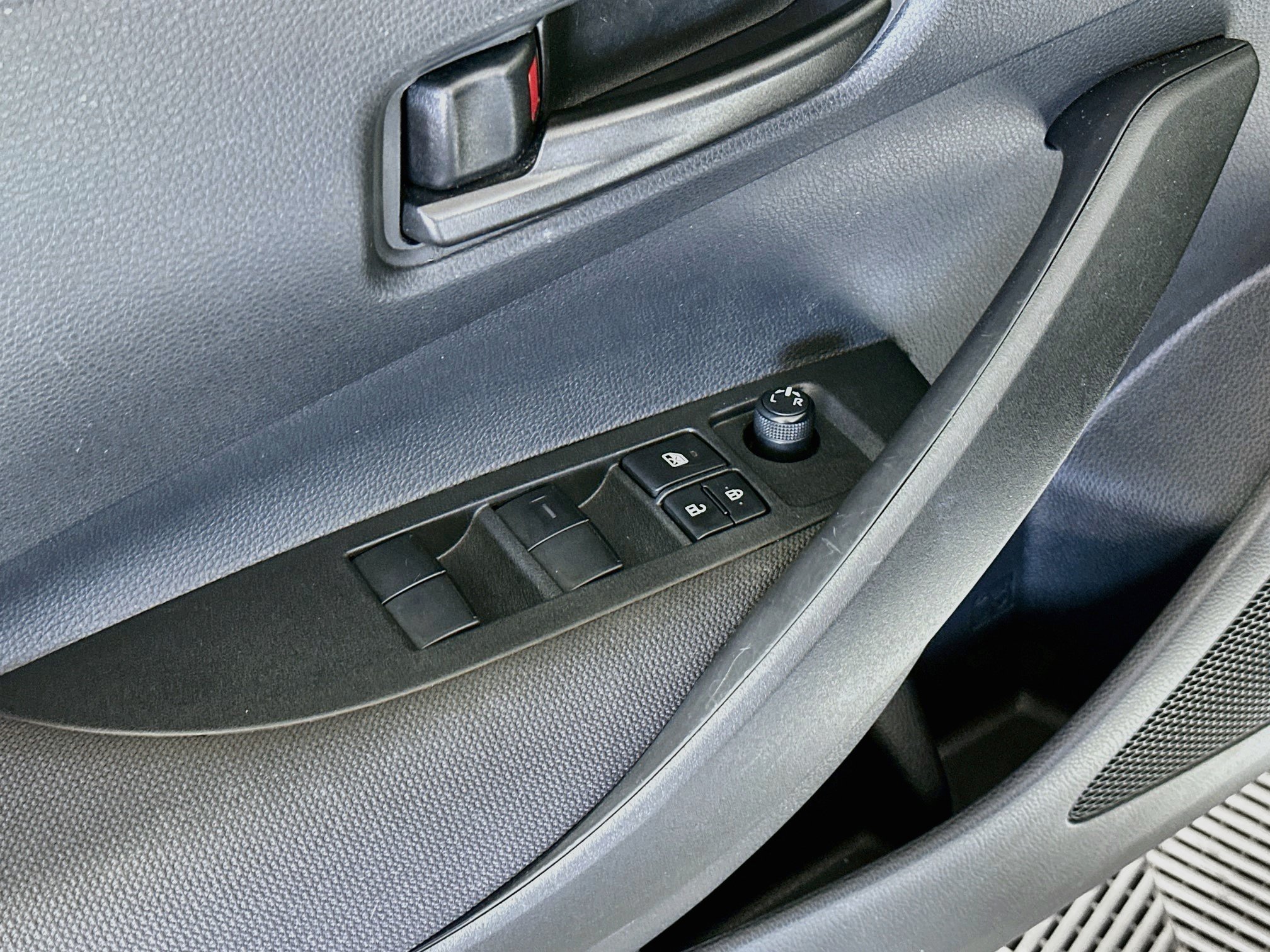 Used 2026 Toyota Corolla LE FWD image 15