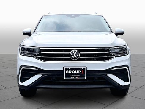 Certified 2022 Volkswagen Tiguan SE image 4