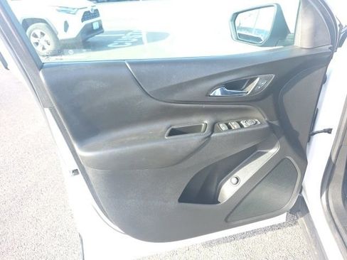 Used 2022 Chevrolet Equinox LT image 11