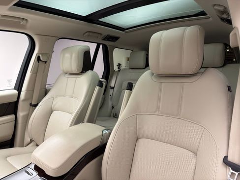Used 2022 Land Rover Range Rover Westminster Edition image 9