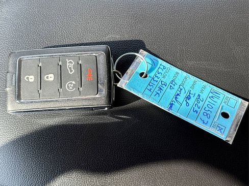 Used 2023 Jeep Grand Cherokee Limited w/ Luxury Tech Group II image 43