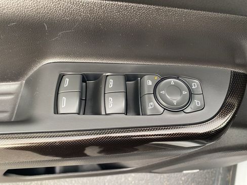 Used 2023 GMC Acadia AT4 w/ Technology Package image 9