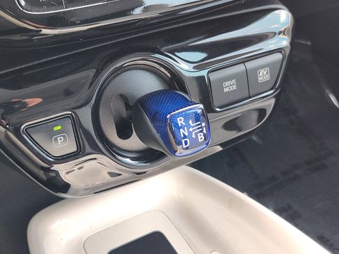 Used 2018 Toyota Prius Three w/ Advanced Technology Package FWD image 10