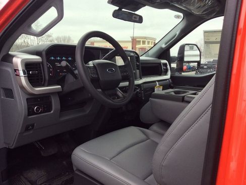 Used 2024 Ford F350 XL w/ Snow Plow Prep Package image 30