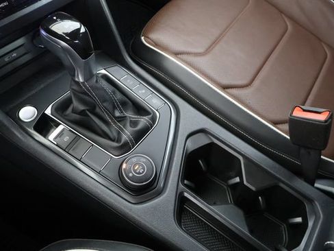 Used 2022 Volkswagen Tiguan SEL R-Line AWD/4WD image 27