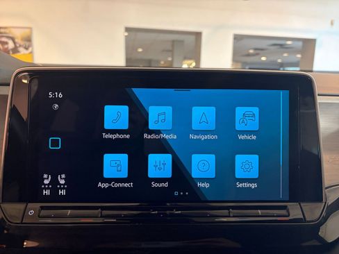 Used 2025 Volkswagen Atlas Cross Sport SE image 22