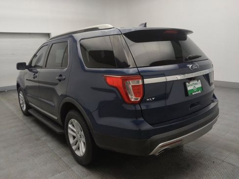 Used 2017 Ford Explorer XLT w/ Equipment Group 201A FWD image 5