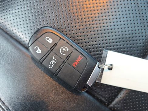 Used 2019 Jeep Grand Cherokee Limited w/ Luxury Group II image 37