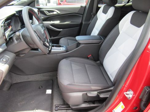 New 2026 Chevrolet Trax RS w/ Sunroof Package FWD image 16