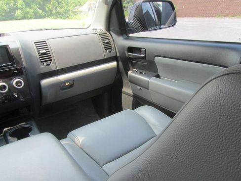 Used 2011 Toyota Sequoia SR5 w/ Premium Pkg AWD/4WD image 13