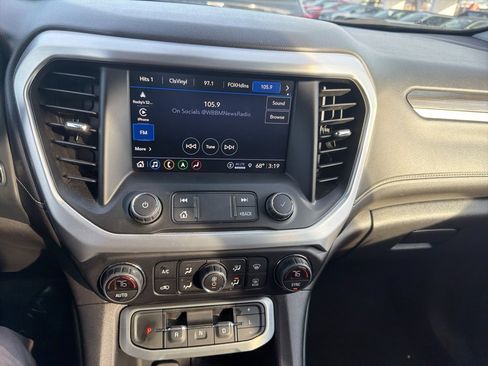 Used 2023 GMC Acadia SLT image 10