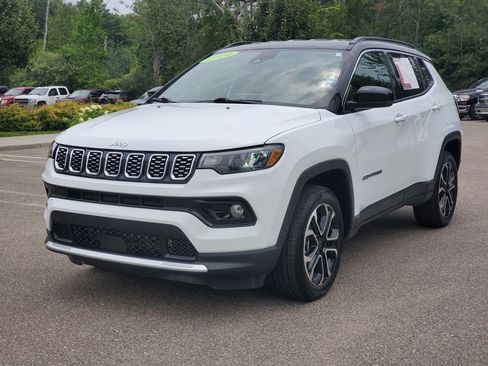 Used 2024 Jeep Compass Limited AWD/4WD image 2