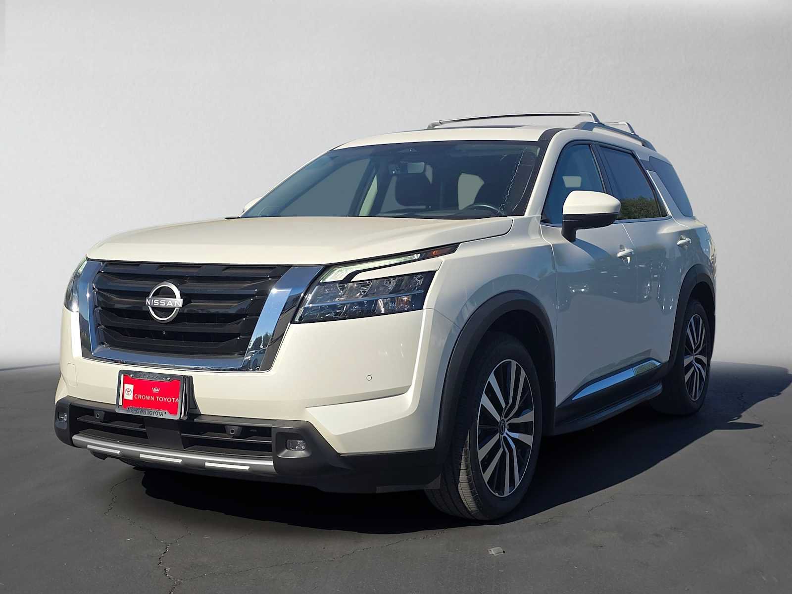 Used 2023 Nissan Pathfinder Platinum w/ Lighting Package (N93) FWD image 7