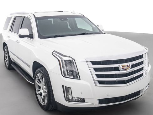 Used 2016 Cadillac Escalade Luxury AWD/4WD image 1