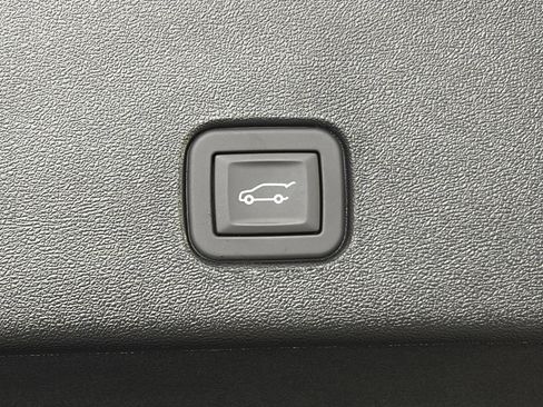 Certified 2025 Cadillac Optiq Sport 2 image 15