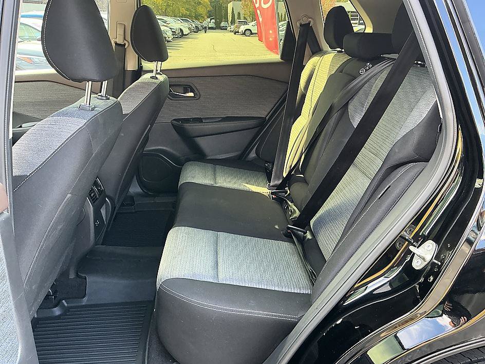 Certified 2023 Nissan Rogue SV FWD image 23