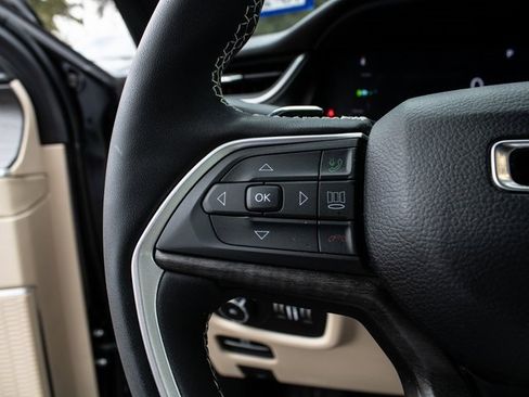 Used 2024 Jeep Grand Cherokee Limited 4xe image 10