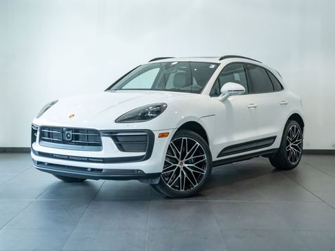 Certified 2026 Porsche Macan AWD/4WD image 1