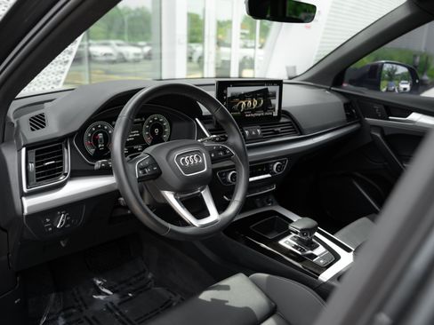 Certified 2025 Audi Q5 2.0T Premium w/ Convenience Plus Package AWD/4WD image 10