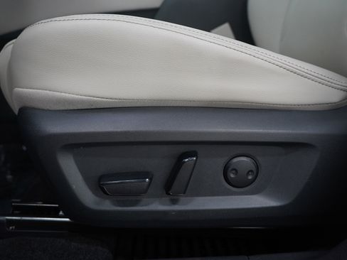 Used 2023 Nissan Rogue SL image 26