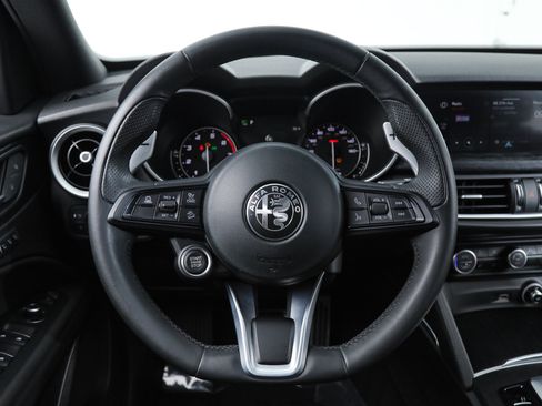 Used 2023 Alfa Romeo Stelvio Sprint AWD/4WD image 16