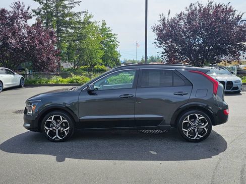 Used 2023 Kia Niro EX Touring FWD image 4