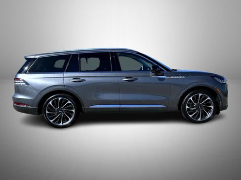 Used 2025 Lincoln Aviator Reserve w/ Equipment Group 201A AWD/4WD image 4
