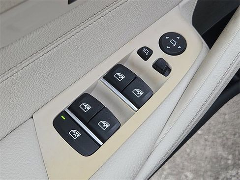 Used 2022 BMW 530i xDrive w/ Premium Package image 30