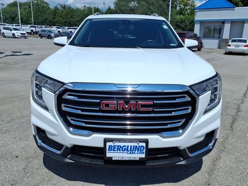 Used 2023 GMC Terrain SLT w/ Infotainment Package II AWD/4WD image 9