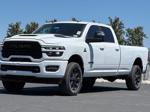 New 2026 RAM 2500 Laramie AWD/4WD image 7