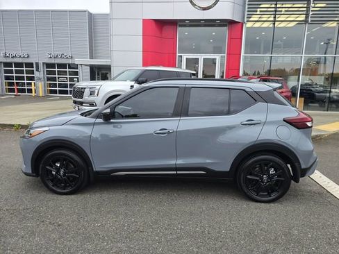 Used 2024 Nissan Kicks SR w/ SR Premium Package FWD image 12
