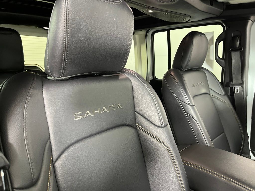 Used 2024 Jeep Wrangler Unlimited Sahara AWD/4WD image 6