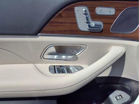 Certified 2025 Mercedes-Benz GLE 350 4MATIC image 10
